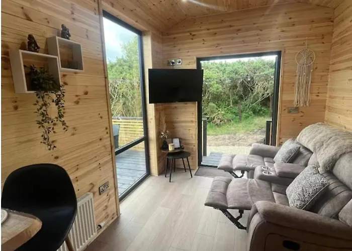 Sionnach - Private Outdoor Hot Tub - Pet Friendly *