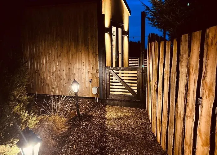 Sionnach - Private Outdoor Hot Tub - Pet Friendly *